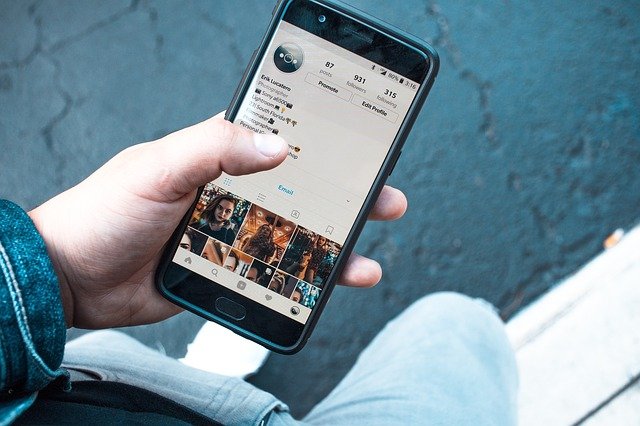 člověk a instagram