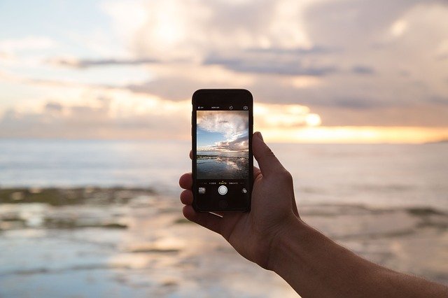 moderní telefon